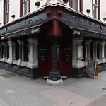 The Lombard Pub & Townhouse