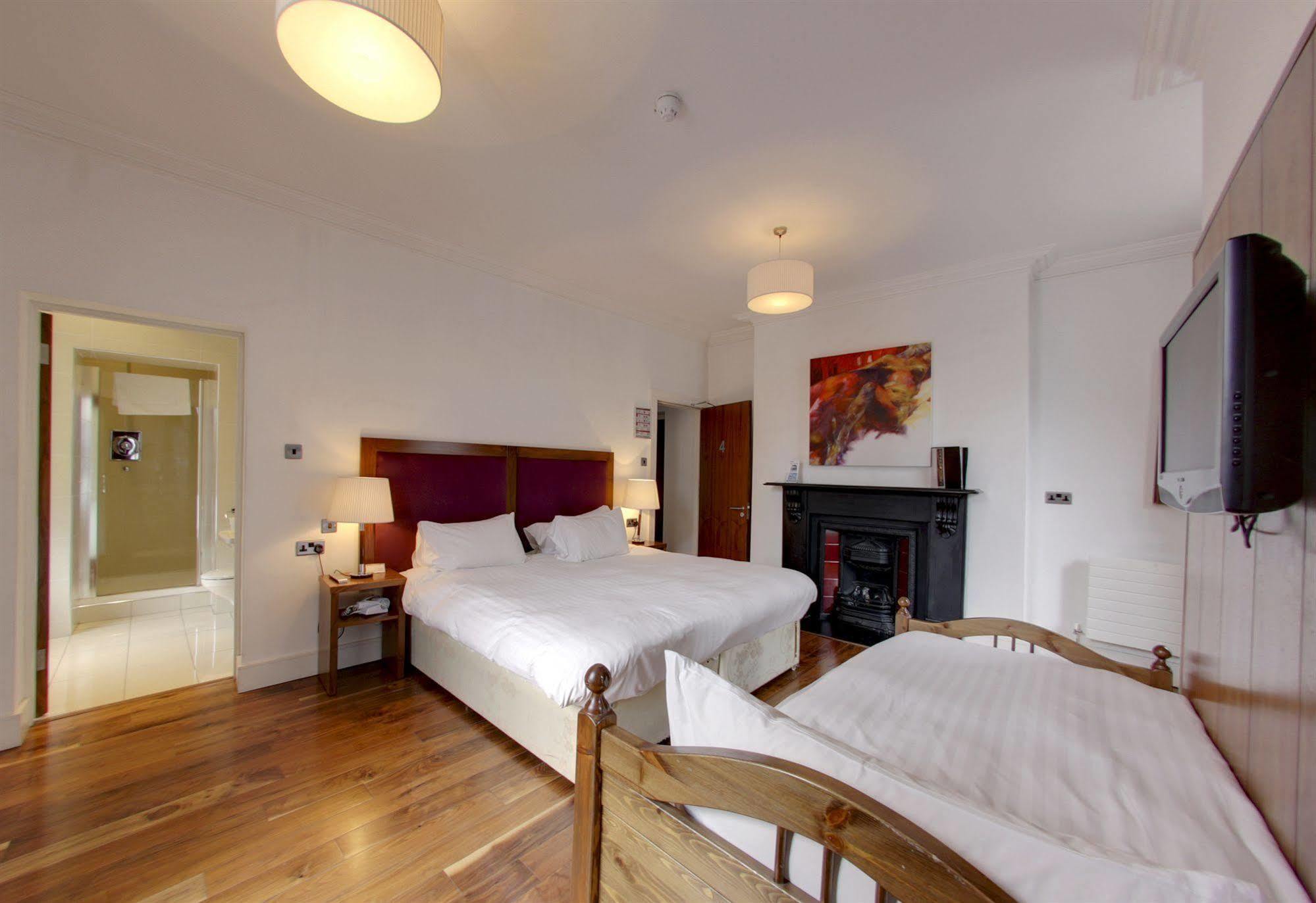 Hotel The Lombard Pub & Townhouse 4*