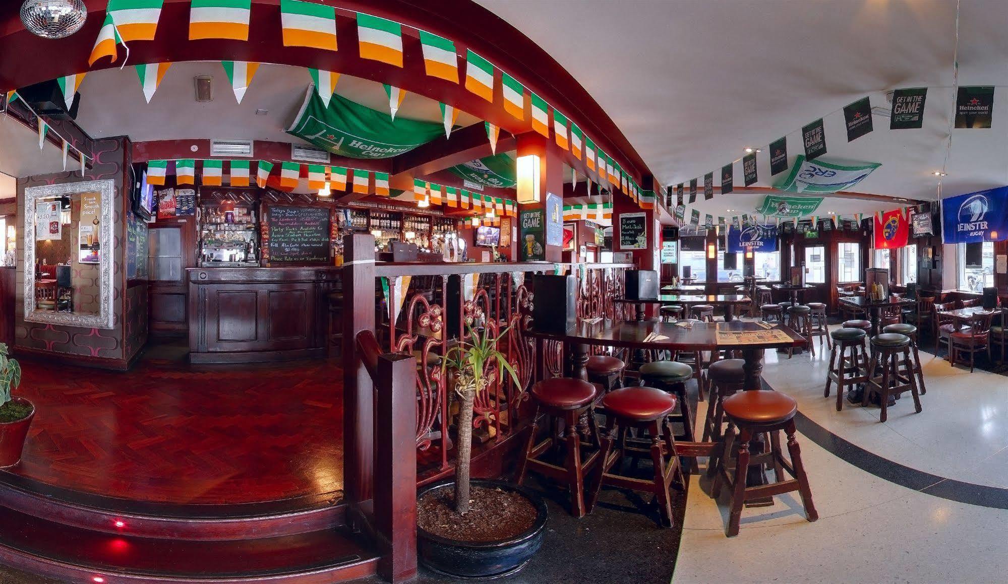 The Lombard Pub & Townhouse Hotel 4*