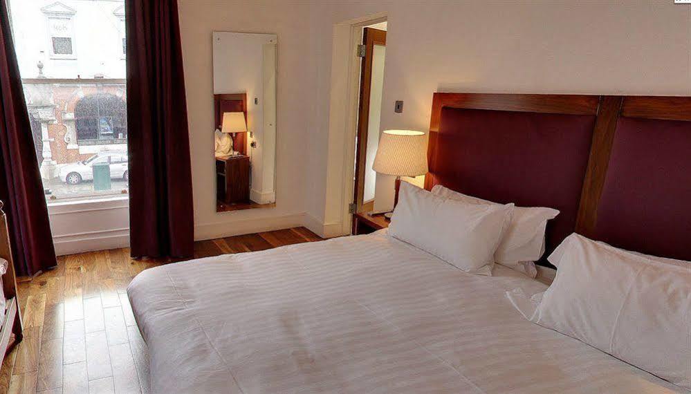 The Lombard Pub & Townhouse Hotel 4*